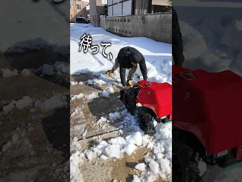 A strength showdown with the strongest snow removal drone #snowremovaldrone #snow #snowremoval #s...