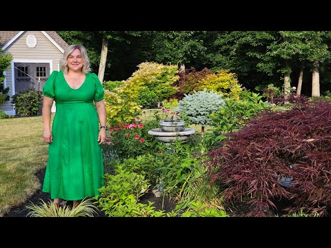 Charming Suburban Backyard Garden Talk & Tour. Creating Layers & Texture in the Garden.