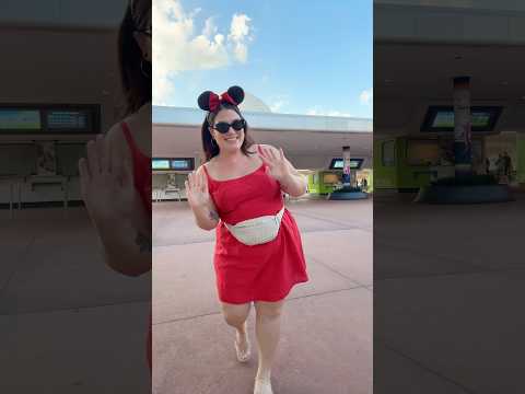 Epcot for the evening ❤️#disney #plussizefashion #ootd #curvyfashion #epcot #disneyparks