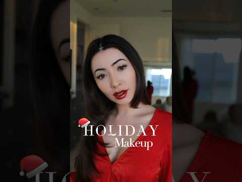 HOLIDAY LIPS 💄💋 | Holiday Makeup Glitter Lips #shortsfeed