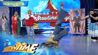 Kim, hinamon si Vice Ganda na mag-headstand | It’s Showtime