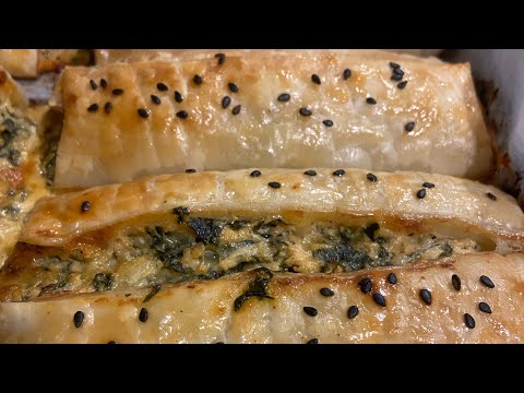 Cheesy spinach rolls / Easy and protein rich breakfast recipe / Recipes using puff pastry sheet