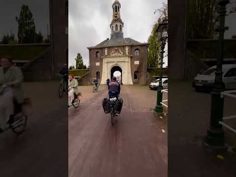 Exploring Leiden's Historic City Gate!🚴‍♂️#CyclingAroundTheWorld #BikeRiding #Cycling #bicicleta