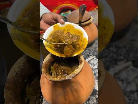 Is this Bihar Famous Food? Litti ke saath Mutton😋 #streetfood #foodreview #biharfood #foodshorts