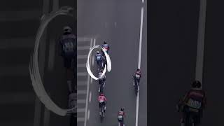 An incredible aerial view of Philipsen charging down the Via Roma to seal Milano-Sanremo victory! 👏