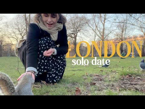 London | Taking myself on a date - Sezane event, museum, bookshops, squirrels, piano