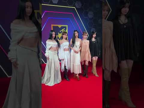 LE SSERAFIM Stuns on the Red Carpet | 2024 EMAs