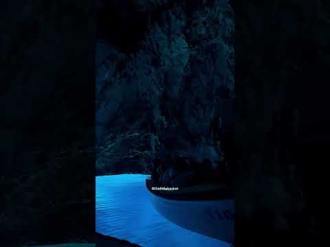 Would you wait to see this blue cave? #bluecave #croatia