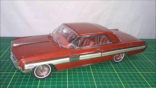 Unboxing and review of a 1:18 diecast 1962 Oldsmobile Starfire, by Road Signature