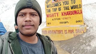 #khardungla top #ladakh ! Highest motorable road in the World #solotravellerpradeep #Hydtoleh Activa