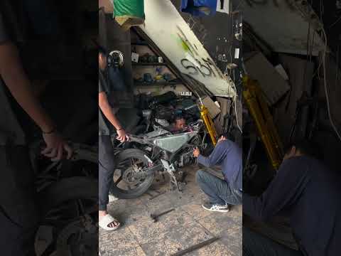 Transformasi motor bekas tabrak jadi seperti baru!