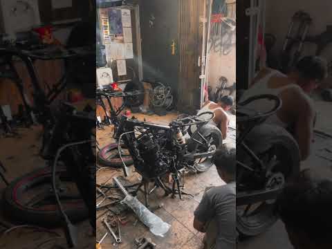 Garage activity of Semangat Baru Motor Yogyakarta #custommotor #jogja #semangatbarumotor