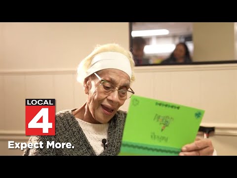 Go 4 It: Hundreds of kind letters delivered to Detroit seniors