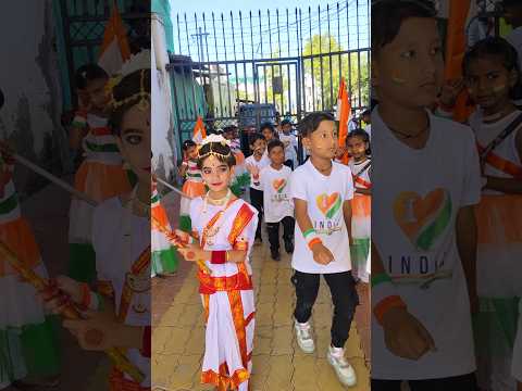 Suno gaur se duniya 🇮🇳#republicday #newcreativeactivity #school #uniqueideas #schoolactivity #ldance