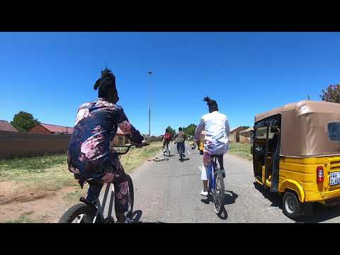 Cycle through Soweto with Locals #MeetSouthAfrica