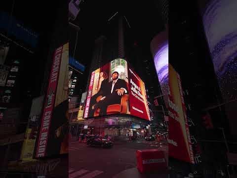 Times Square yesterday!! 'The Christmas Song' is now available to listen to on @amazonmusic x