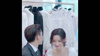 Xixi's doing this made the CEO very happy! #甜宠#霸道总裁 #王子奇 #王玉雯#chinesedrama #shorts #oncewegetmarried