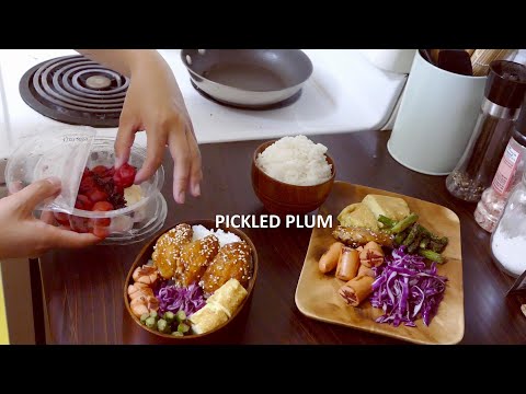 bento/chicken wings, red cabbage, tamagotaki 旦那弁当（鶏の手羽先. 紫キャベツ. 卵焼き