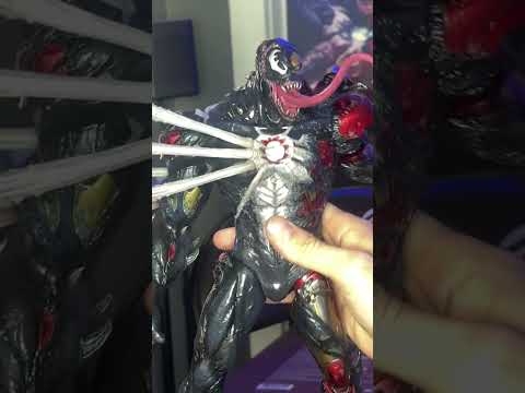 This VENOM x IRON MAN Figure is SO Cool