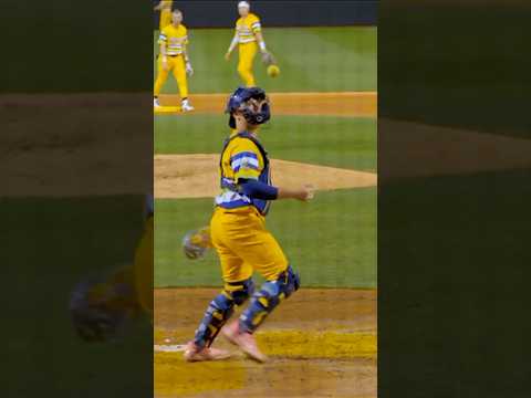 Tweakin’ with these tricks #tricks #bananaball #sports #baseball #mlb #dudeprfect #fun #catcher #wow