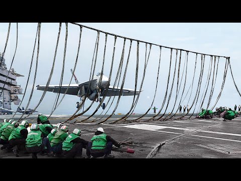 The Only Solution US Found to Catch Distressed Planes on Aircraft Carrier at Sea